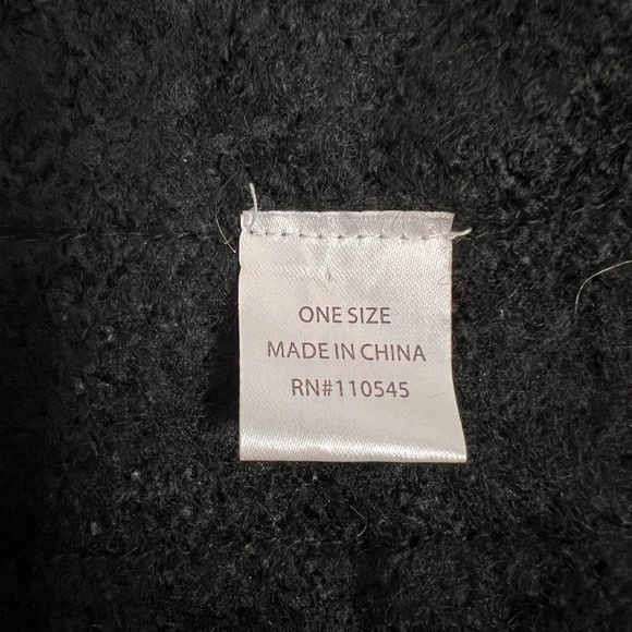 Plaid Fringed 2-Button Batwing Cape Poncho Cardigan. One Size. - Picture 9 of 11